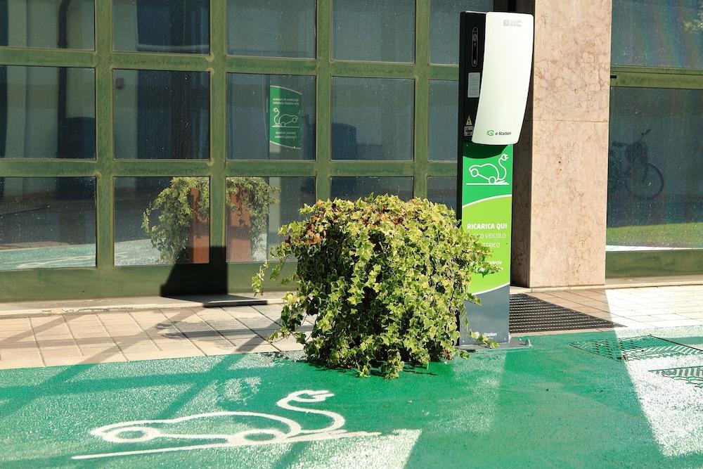 Hotel Eden Валеджо сул Минчио Екстериор снимка